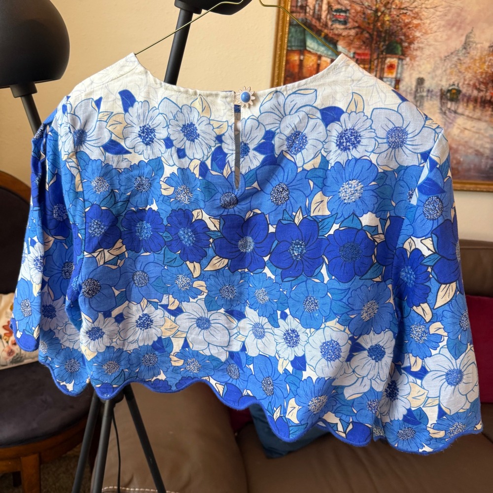Farm Rio Blue Floral Scalloped Crop Top XS Flared Sleeve Daisy Button SN 306302 - Picture 4 of 9